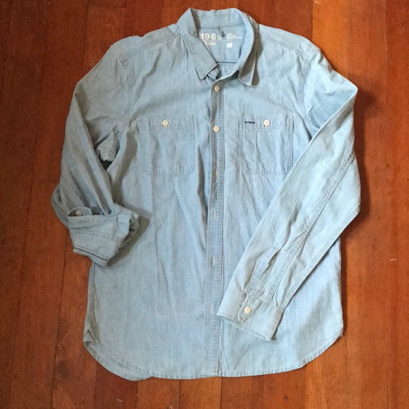 NWT Men’s Gap chambray shirt - Picture 1 of 2